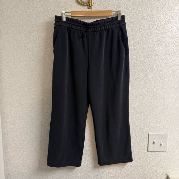 Lululemon Softstreme High-Rise Straight Leg Crop Black Size 10 - Picture 2 of 6